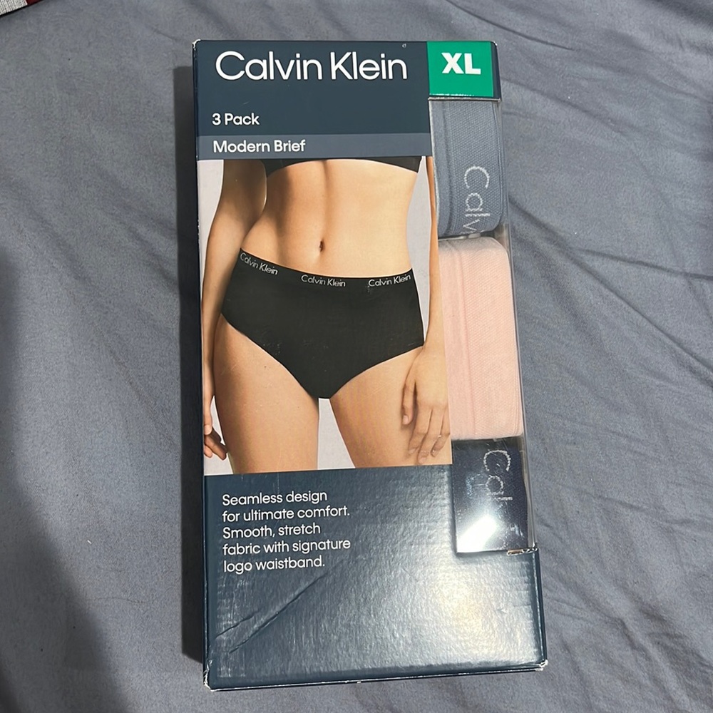 Calvin Klein modern briefs. Pack of 3